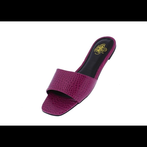 Sandals - Picture 2 of 3